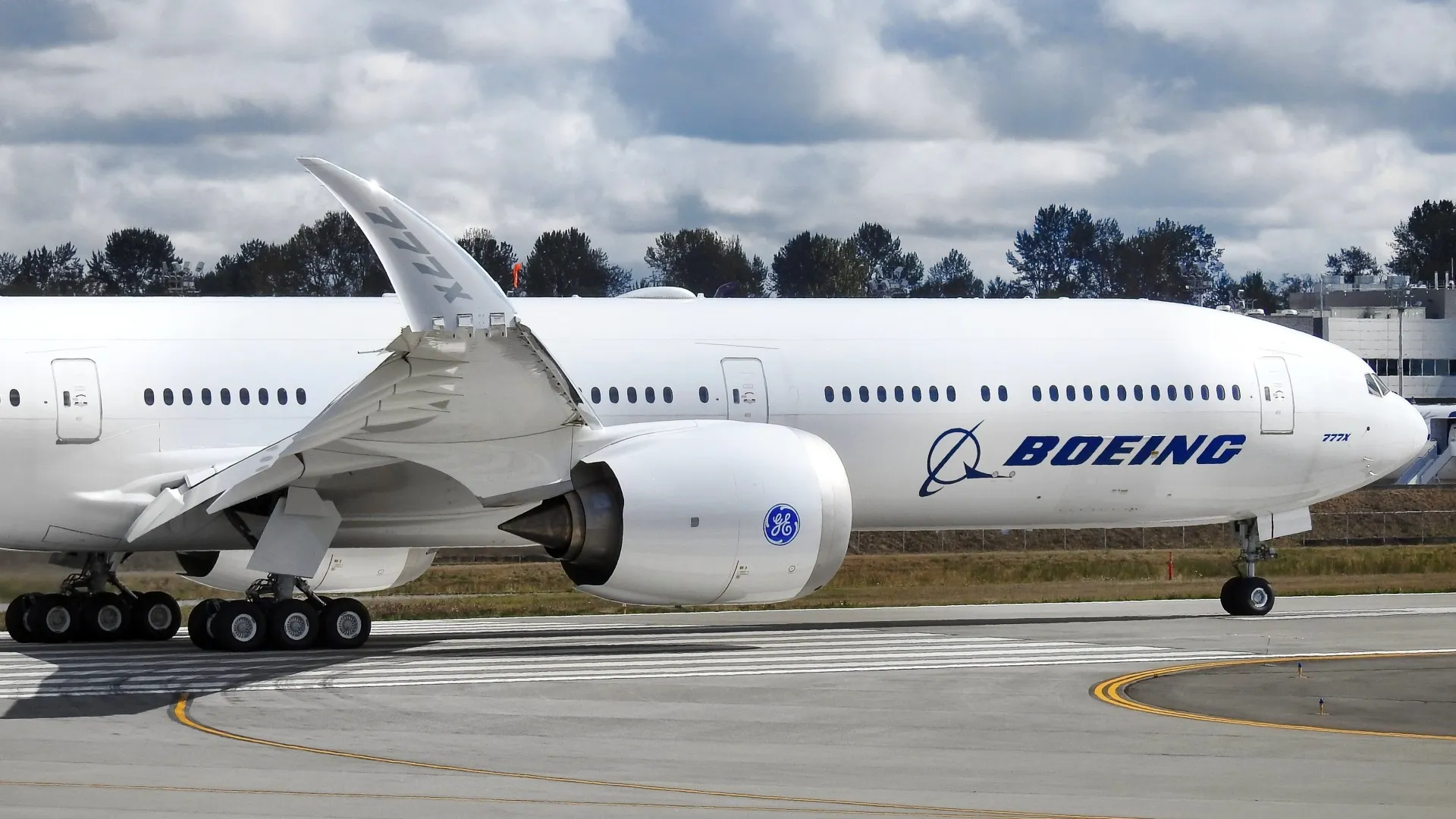 Fourth 777-9 Test Aircraft Flies Again with Full Passenger Cabin